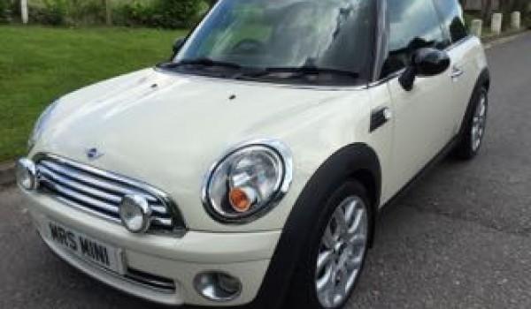 Lisa has chosen “”MINI Lottie””  –  DEPOSIT TAKEN 2008/58 Pepper White MINI Hatchback With Pepper Pack & Low Miles & the 1.4 Engine