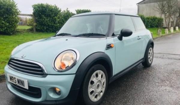 Deposit taken, Amy has chosen this 2011 / 61 MINI One In Ice Blue with Full Service History