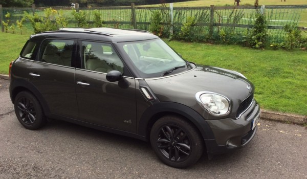 Well the Fabulous Alison bought this Countryman, but felt she was having a bad hair day, so wasn’t keen on us taking her picture – take it from us Alison this is what a Bad Hair day Really looks like – 2011 MINI COUNTRYMAN COOPER S ALL 4 CHILI IN ROYAL GREY WITH SUNROOF & FULL LEATHER