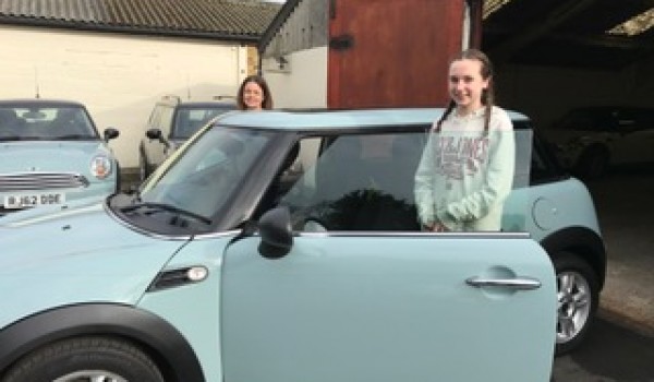 Lea chose this 2012 MINI One Ice Blue Star Gazers Dream With Sunroof