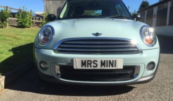Lara has chosen this 2012 MINI One Avenue with Pepper Pack in Ice Blue – 1 owner from new, Bluetooth & Alloys