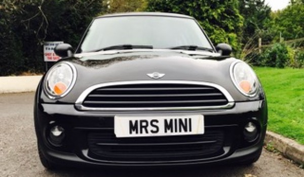 2013 MINI First in Black – Just 1 Lady Owner from New