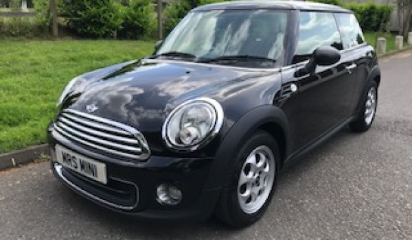 2011 / 61 MINI One 1.6 with Pepper Pack & Immaculate