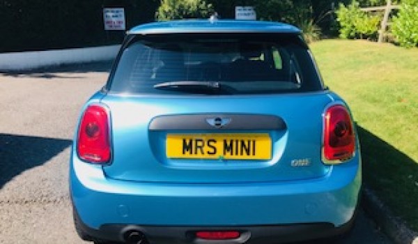 Dale chose this stunning 2015 MINI Hatch 1.2 One Hatchback 3dr Petrol in Electric Blue with Great Spec