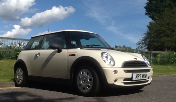 21st Birthday Present for Francesca – be patient, not until the day!!   2006 MINI ONE in PEPPER WHITE with LOW LOW MILES & 1 Owner from new