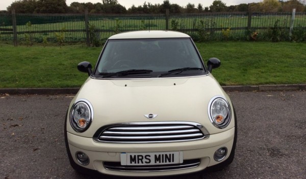 Hayley has decided this is the MINI for her….     2008 MINI One 1.4 Pepper Pack – White  **LOW MILES**