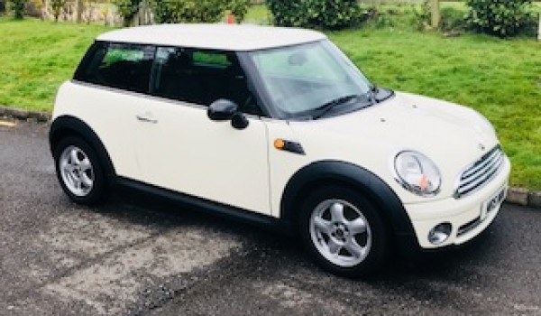 Mandy has chosen this 2008 MINI One 1.4 In Pepper White – Ideal First MINI