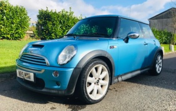 2004 Mini Cooper S in Electric Blue with Chili Pack