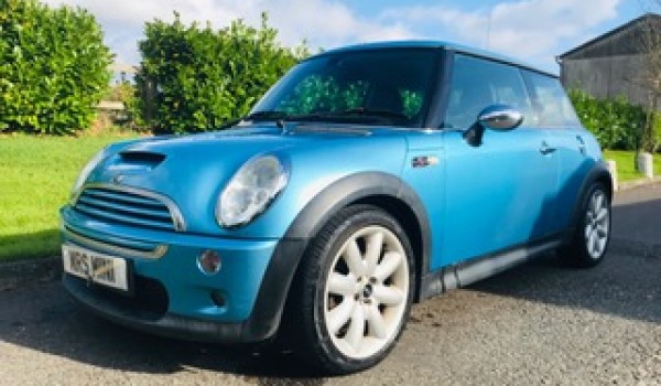 Martin has chosen & paid his deposit for this 2004 MINI Cooper S in Electric Blue with Chili Pack