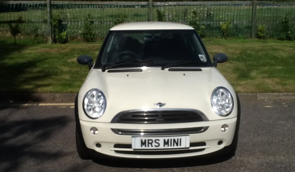 21st Birthday Present for Francesca – be patient, not until the day!!   2006 MINI ONE in PEPPER WHITE with LOW LOW MILES & 1 Owner from new