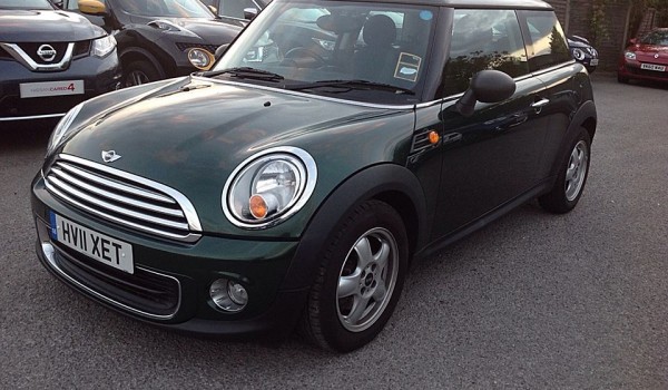 Neil & Amy have chosen this 2011 / 61 MINI ONE 1.6 in British Racing Green with Pepper Pack & Parking Sensors + Low MILES 17.5K