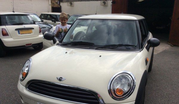 Owen approving of his mum & dad’s choice of MINI – 2009 MINI ONE in Pepper White with SAT NAV – Called Gretel