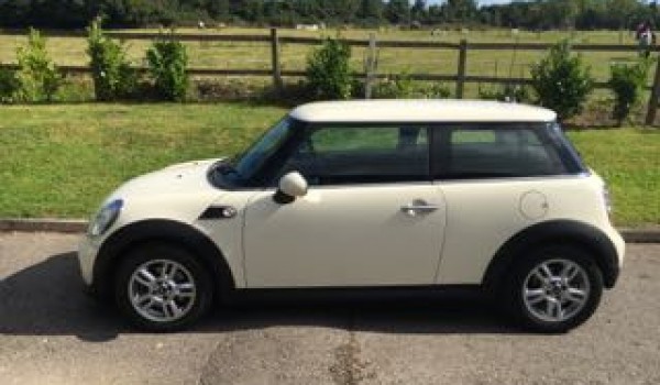 Charlotte has chosen this 2012/62 MINI One Pepper White With Pepper Pack