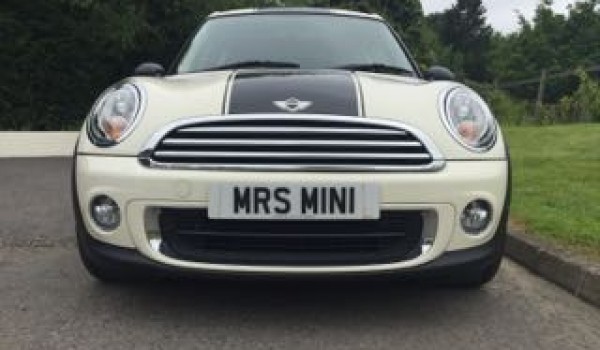 Ellie has chosen this 2010 MINI One Clubman In Pepper White With Pepper Pack Bluetooth Roof Rails & 5 Seats