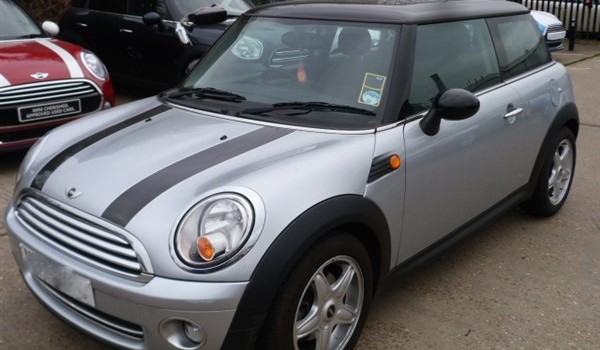 Clare & Pat have chosen this 2008 Silver MINI Cooper with HUGE SPEC & 37K Miles – SUNROOF BLUETOOTH SAT NAV PARKING SENSORS FULL MINI SERVICE HISTORY