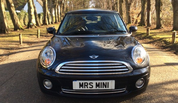 Sold to Sarah…..  Good choice Sarah’s dad !!  2008 MINI One 1.4 AUTO in BLACK with a RARE LEVEL OF SPEC FOR A ONE – FULL LEATHER SEATS PANORAMIC GLASS SUNROOF & Just 30K miles