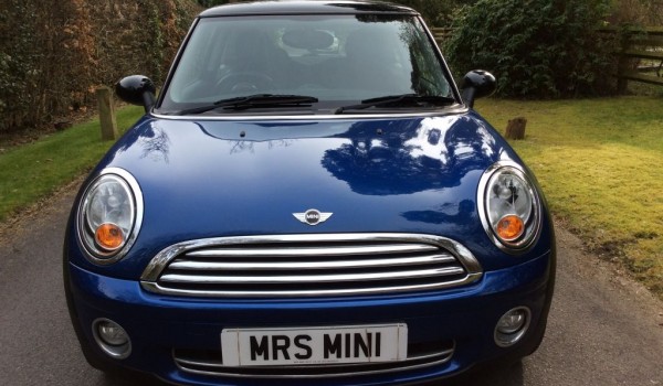 Henry the MINI is going to live with Kathryne & her family – 2007 / 57 MINI COOPER BLUE WITH PANORAMIC GLASS SUNROOF & ALLOYS