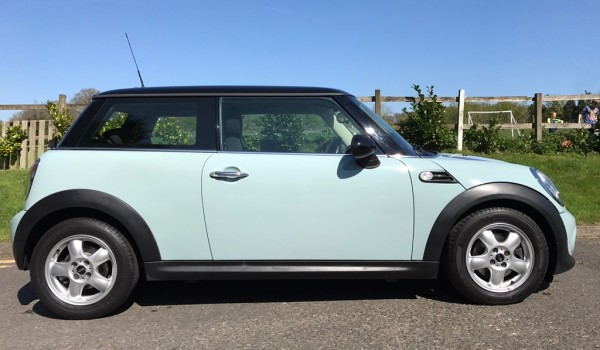 Mark & Karen have chosen this 2011 MINI Cooper 1.6 Ice Blue Pepper Pack With Heated Seats & Bluetooth