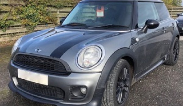 Katie has paid her deposit on this 2010 MINI One Graphite 1.6 with JCW bodykit, Full Leather & 17″ Alloy wheels + Bluetooth