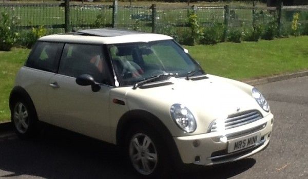 2006 MINI ONE with AIR CON SUNROOF HALF LEATHER & FULL MINI HISTORY – OH & JUST 24K MILES