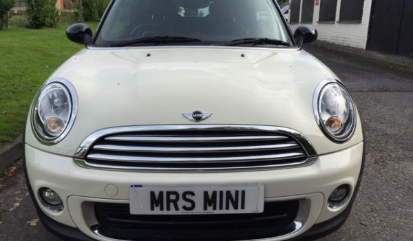 What a wonderful surprise Birthday Present for this very lucky lady – 2010 / 60  MINI One Convertible 1.6 Pepper White with Black Hood & Pepper Pack + Bluetooth & Digital Radio