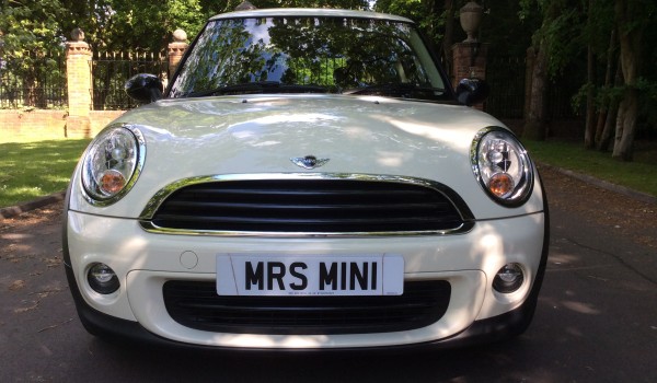 Valerie has chosen this 2012 / 62 Plate MINI One in Pepper White with only 1 owner from new 27500 miles