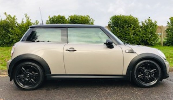 2013 Mini Cooper Baker Street Automatic with Full History & Low Miles