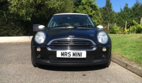 2002 Black MINI Cooper with sunroof Full Leather & we have just serviced & put a fresh MOT on her too