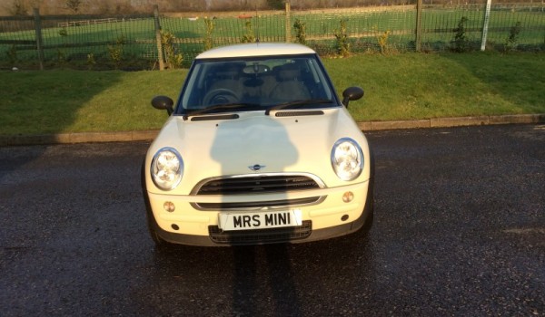 2006 MINI ONE DIESEL 1.4 – Rare with these Low Miles in Pepper White