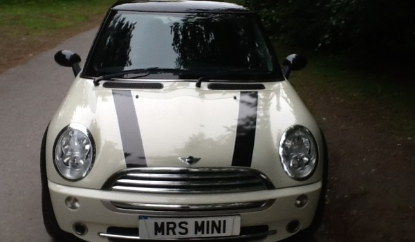 2006 / 56 MINI Cooper in Pepper White with Low Miles & Chili Pack