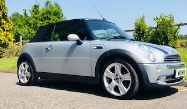 2007 / 57 MINI Cooper Convertible in Pure Silver with Low Miles Just 33K