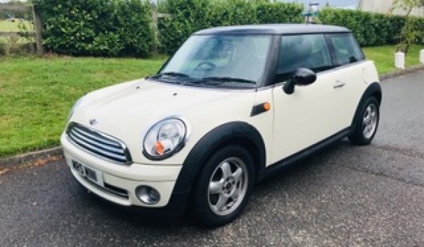 2010 Mini Cooper In Pepper White with Pepper Pack & Low Miles