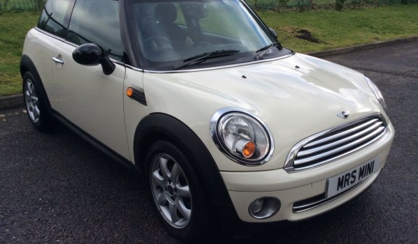 Marianna has chosen this 2008 MINI One 1.4 In Pepper White with Half White Leather