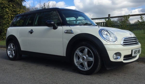 Paula & Mark chose this 2008 MINI Cooper Clubman 1.6 Pepper White With Chili Pack