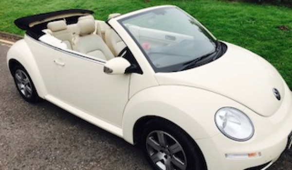 2009 / 59 VW Beetle Luna Convertible – Iconic like the MINIs  & with Full Service History & a new Timing/Cam Belt too