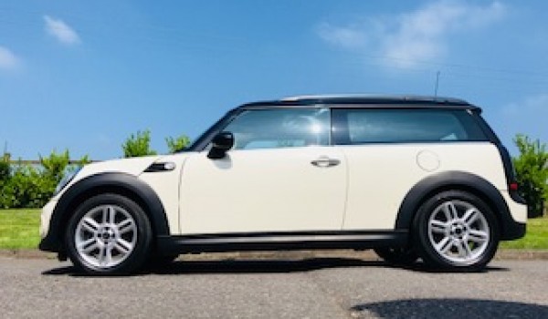 2013 Mini Cooper Clubman in Pepper White with Big Spec