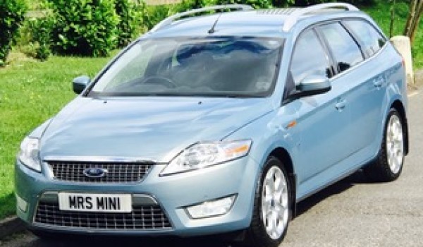 Jan has chosen this 2009 Ford Mondeo Titanium X with just 47K miles – Big Spec & Full Service History with Ford