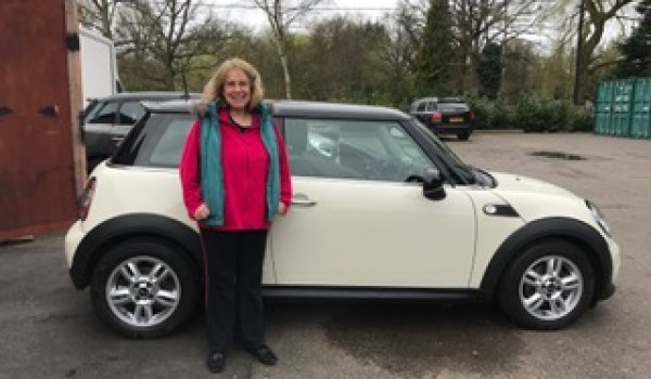 Gill has chosen 2010 MINI Cooper Chili Pack In Pepper White With Full MINI Service History & Long MOT