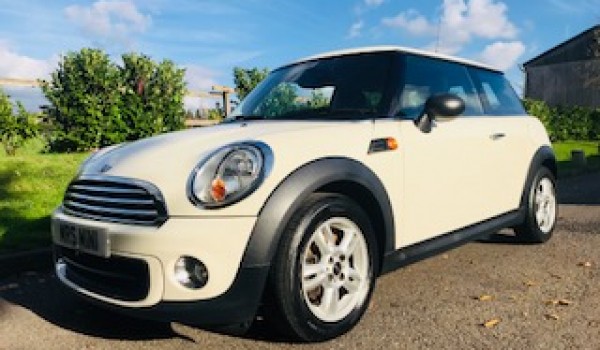 2012 / 62 MINI One with Pepper Pack in Pepper White & with Low Miles