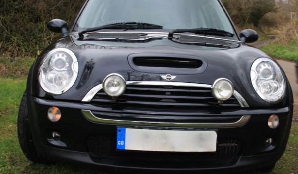 Nigel has chosen to have this 2006 / 56 MINI Cooper S John Cooper Works in Black – HIGH SPEC