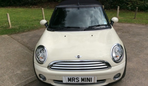 Roger & his good lady chose this 2009 / 59 MINI COOPER CONVERTIBLE in Pepper White with Low MILES