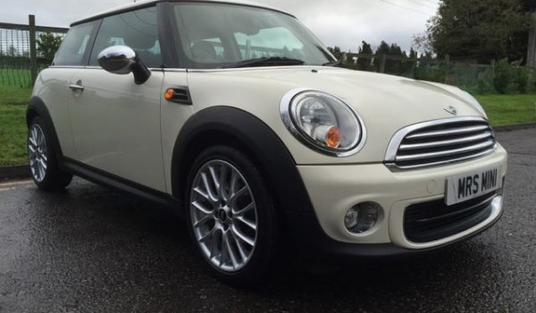 Two beautiful Ladies Ceri & daughter Amber have chosen this 2011 / 61 MINI One – One owner from new & Full MINI Service History