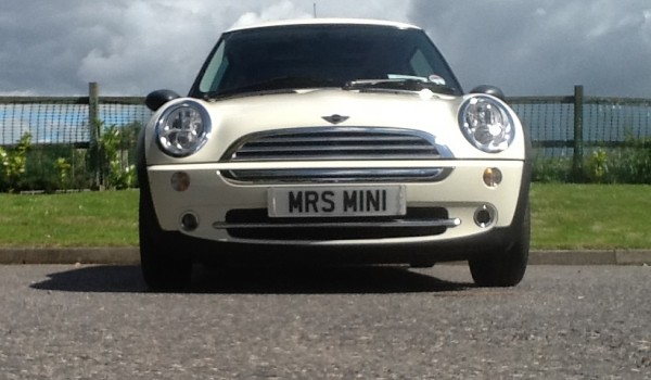 2006 MINI ONE with AIR CON SUNROOF HALF LEATHER & FULL MINI HISTORY – OH & JUST 24K MILES