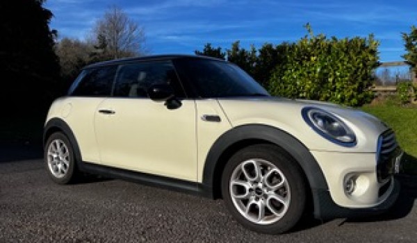 2015 Mini Cooper with High Spec and Low Miles