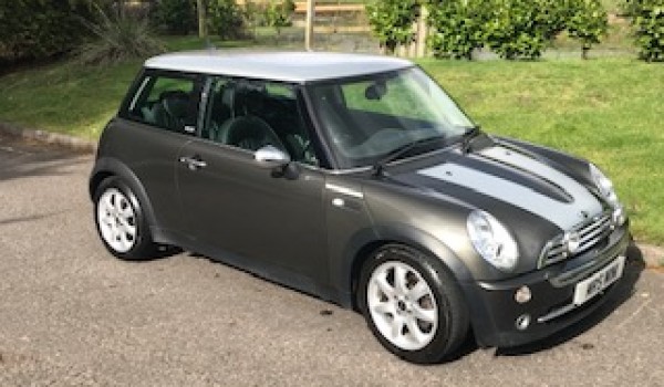 MICHELLE & PHIL Chose this 2006 Limited Edition Park Lane Mini Cooper – with Sunroof