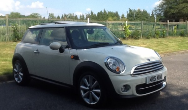 Too late – Sanya has nabbed this 2011 MINI COOPER DIESEL WITH SUNROOF, CHILI PACK, & so much more – just look how fab the alloys are – 17″ Conicals