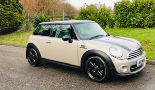 2013 Mini Cooper Baker Street Automatic with Full History & Low Miles