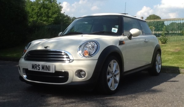 Too late – Sanya has nabbed this 2011 MINI COOPER DIESEL WITH SUNROOF, CHILI PACK, & so much more – just look how fab the alloys are – 17″ Conicals