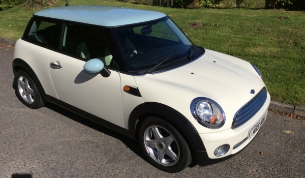 2009 MINI One in Pepper White with Ice Blue Roof Pepper Pack & Half White Leather Sports Seats
