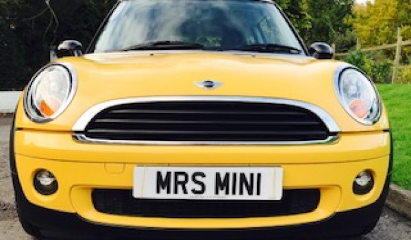 2007 / 57 MINI One in Mellow Yellow with Low Miles & Just Serviced